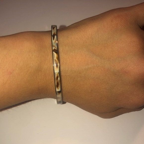 Vtg conch shell rectangle tile inlay silver tone metal bangle 8” C / 2.5” D - Picture 6 of 7